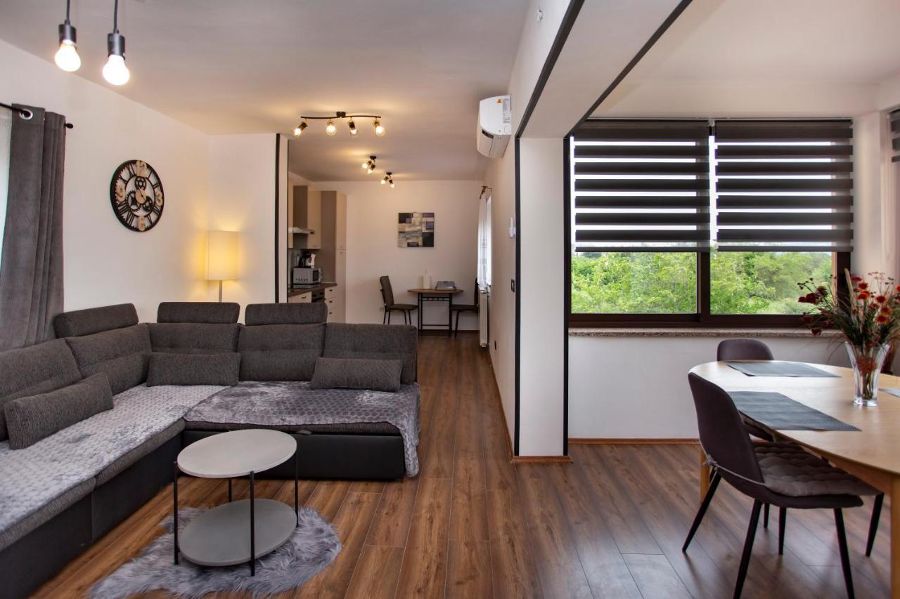 Apartment Matteo ロヴィニ エクステリア 写真
